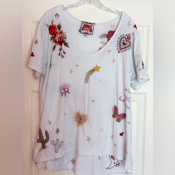 Johnny Was Monroe Everyday Tee  Size XL - Style J11622-5. White. Worn 3 times. - Picture 3 of 6